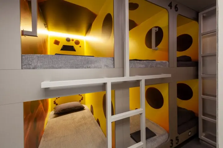 Внуково: ASTROHOSTEL Рейс