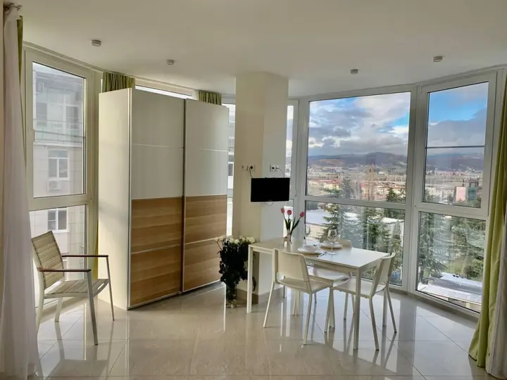 Сириус: SunrayHome (СанрэйХоум) на улице Тюльпанов 41Е