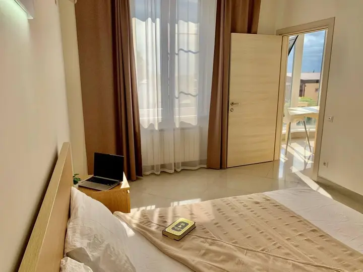 Сириус: SunrayHome (СанрэйХоум) на улице Тюльпанов 41Е