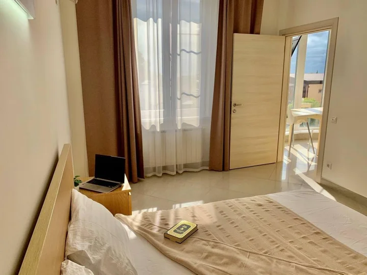 Сириус: SunrayHome (СанрэйХоум) на улице Тюльпанов 41Е