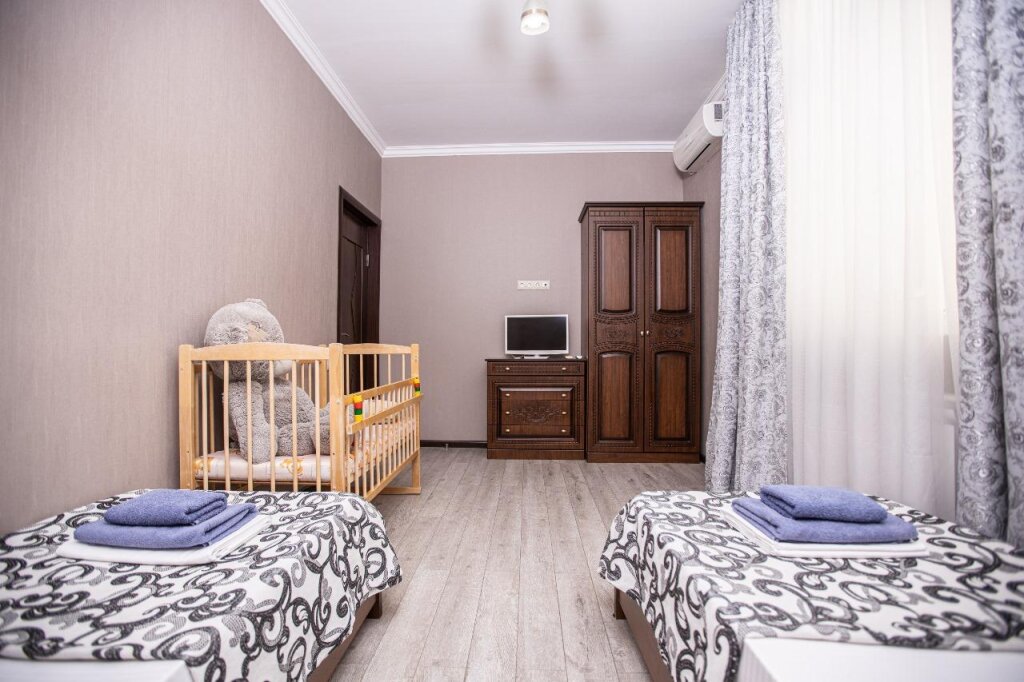 Сириус: Коттедж в Сириусе у Моря на 11 Человек