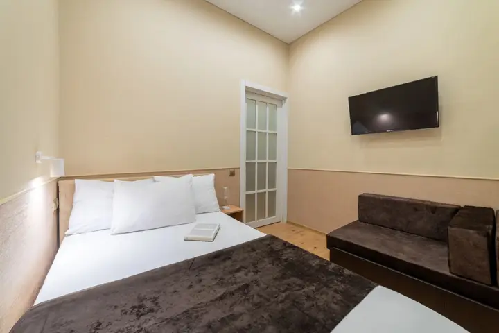 Делюкс на Хуторской 70, Deluxe Apartment — фото 2