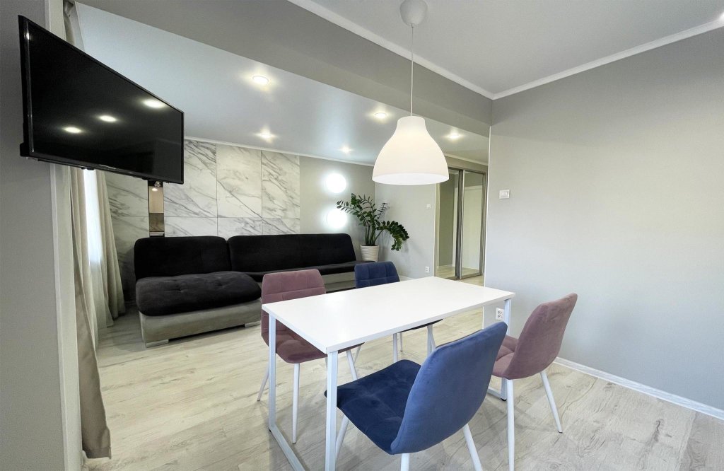 Бийск: Добрые сутки на улице Петра Мерлина 23