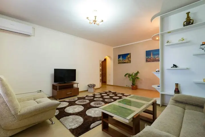 Алматы: Nadezhda Apartments in Samal