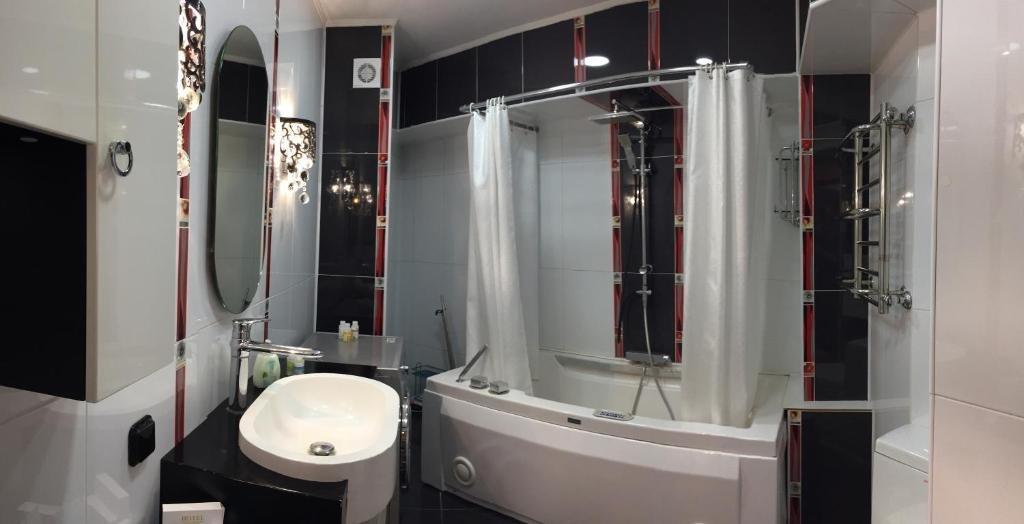 Алматы: Mametovoj, 36 Apartamenty