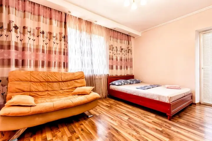405 Apartamenty v delovom tsentre s krasivym vidom Otlichnyj variant dlja turistov i komandirovannyh — фото 2