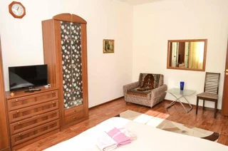 Алматы: Apartamenty na ulitse Rozybakieva, 279