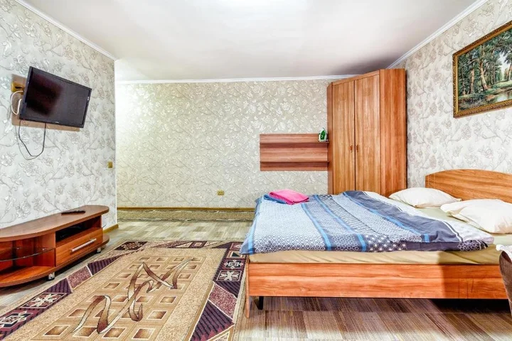Алматы: 424 Apartamenty v Zolotom kvadrate v tsentre Otlichno podhodjat dlja komandirovannyh i turistov