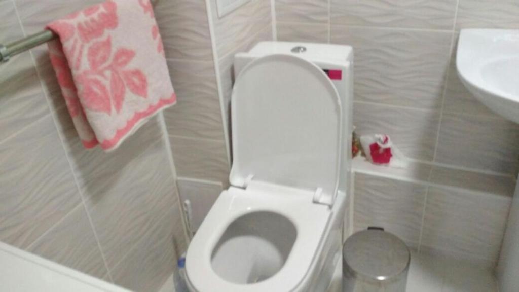 Алматы: ulitsa Tole Bi 125 Apartamenty