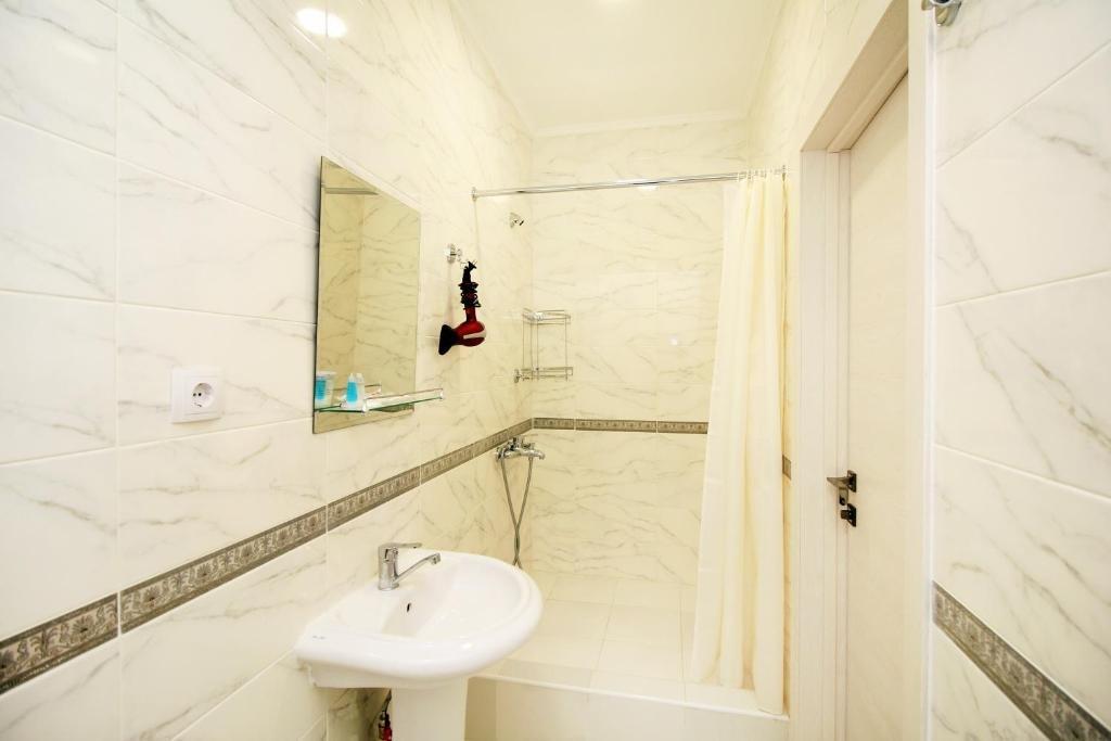 Алматы: ZhK Raduzhnyj bereg apartamenty bliz aeroporta RB343