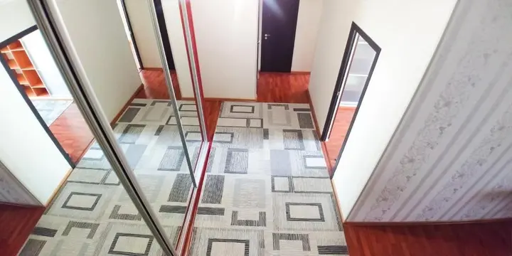 Актау: Apartment on 15 mikrorayon 56