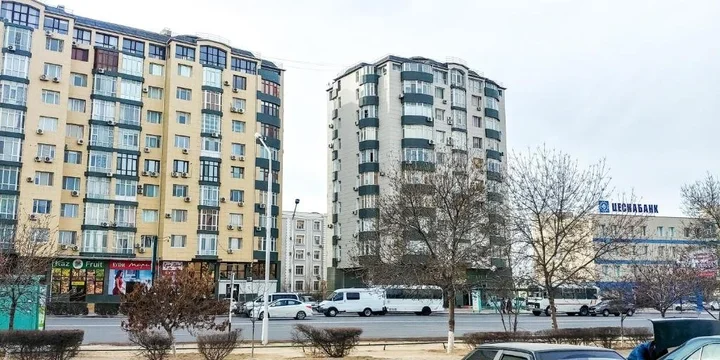 Актау: Apartment on 15 mikrorayon 56