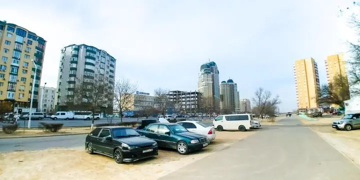 Актау: Apartment on 15 mikrorayon 56