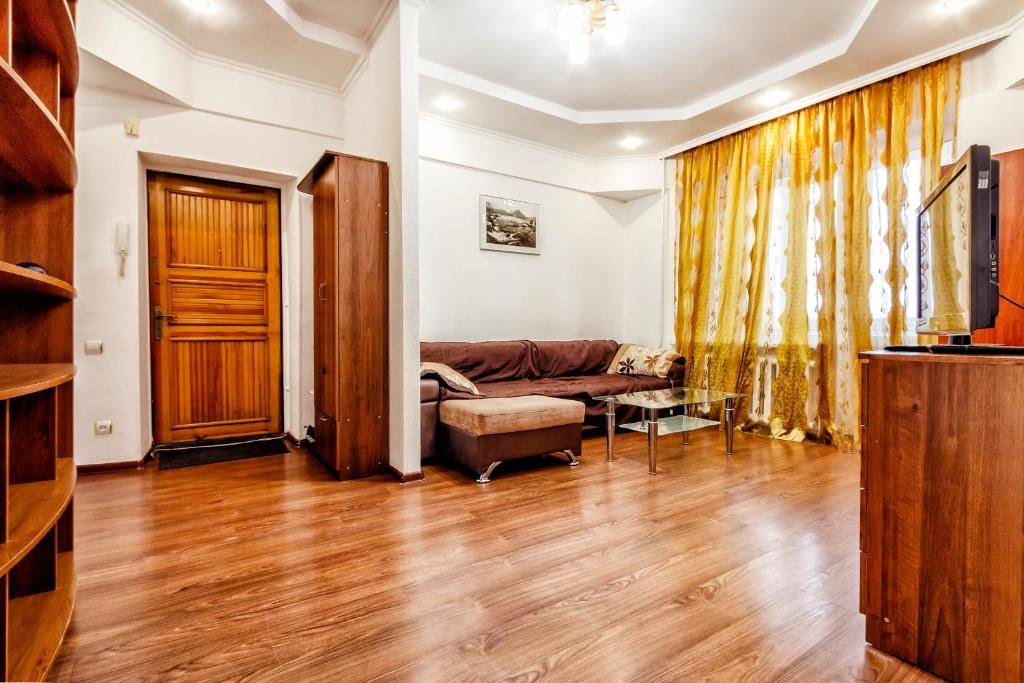 404. Prostornye apartamenty v tsentre — фото 3