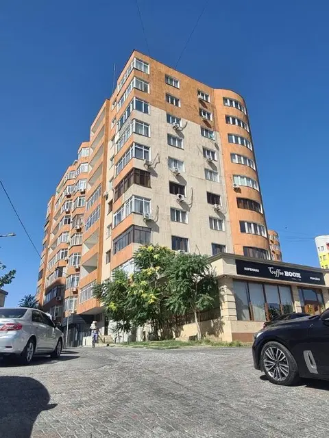Шымкент: 2h-kom Ljuks v tsentre Shymkenta 2