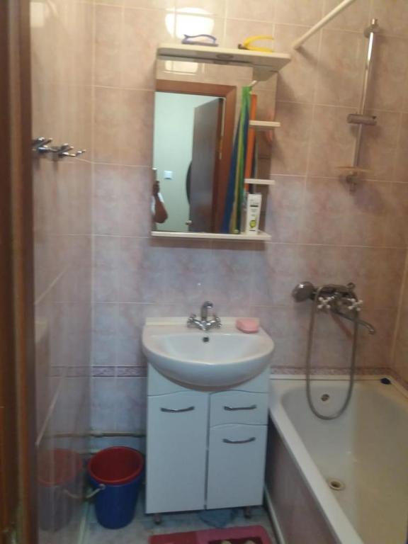 Актау: Apartment on 14 mikrorayon 33