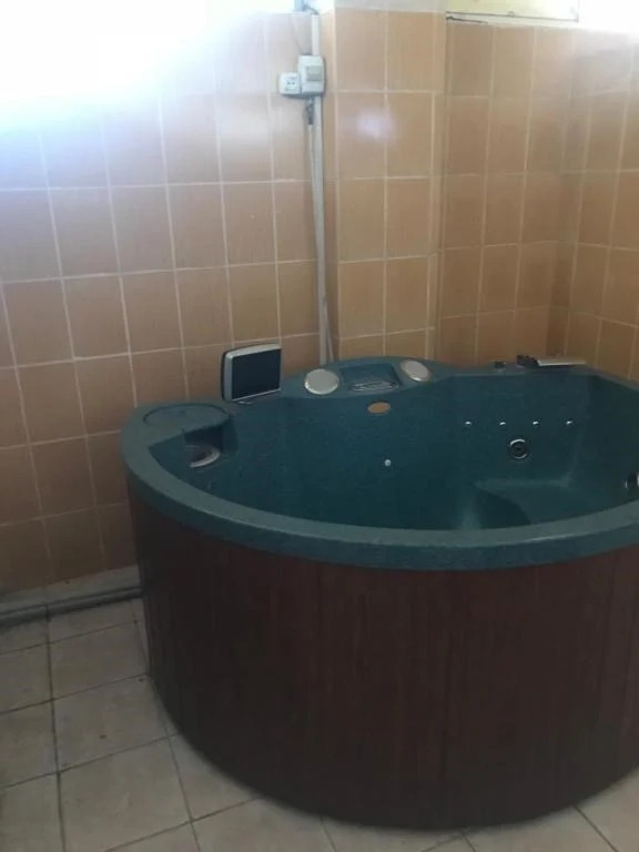 Алматы: Hotel on Zhibek Zholy 38