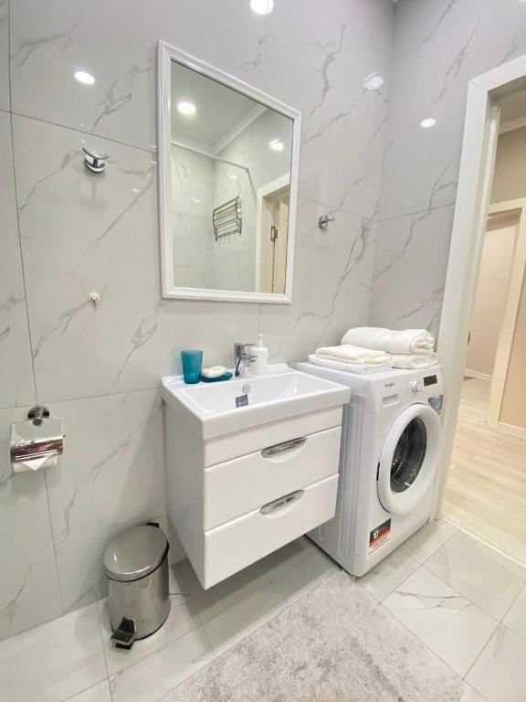 Modern Apartment in 10 min walk from Dostyk street — фото 5