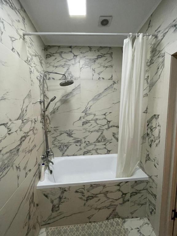 Алматы: Baikonyr Apartments, 2 rooms in the heart of Almaty