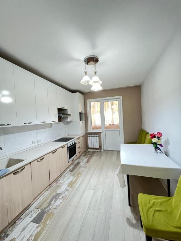 Алматы: Tole bi Tay apartment 1 room near MEGA Alma Ata