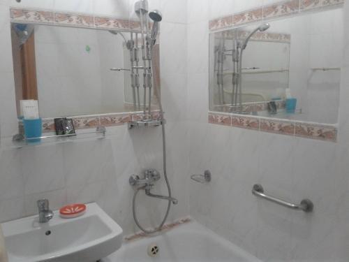 Алматы: Flat 2 bedrooms 1 bathroom - Almaty