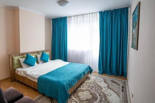 Алматы: Holiday Home 4 Bedrooms 2 Bathrooms - Almaty