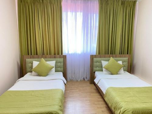 Алматы: Holiday Home 4 Bedrooms 2 Bathrooms - Almaty
