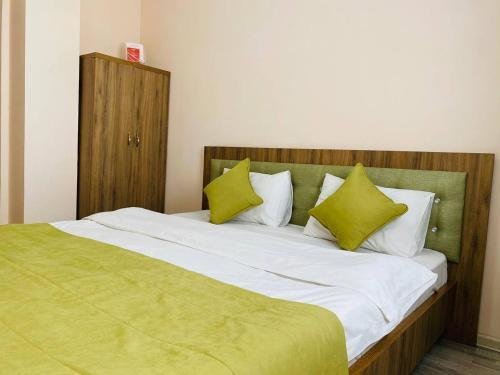 Алматы: Holiday Home 4 Bedrooms 2 Bathrooms - Almaty