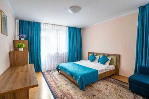 Алматы: Holiday Home 4 Bedrooms 2 Bathrooms - Almaty