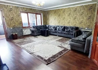 Шымкент: Dvuh komnatnaja v tsentre