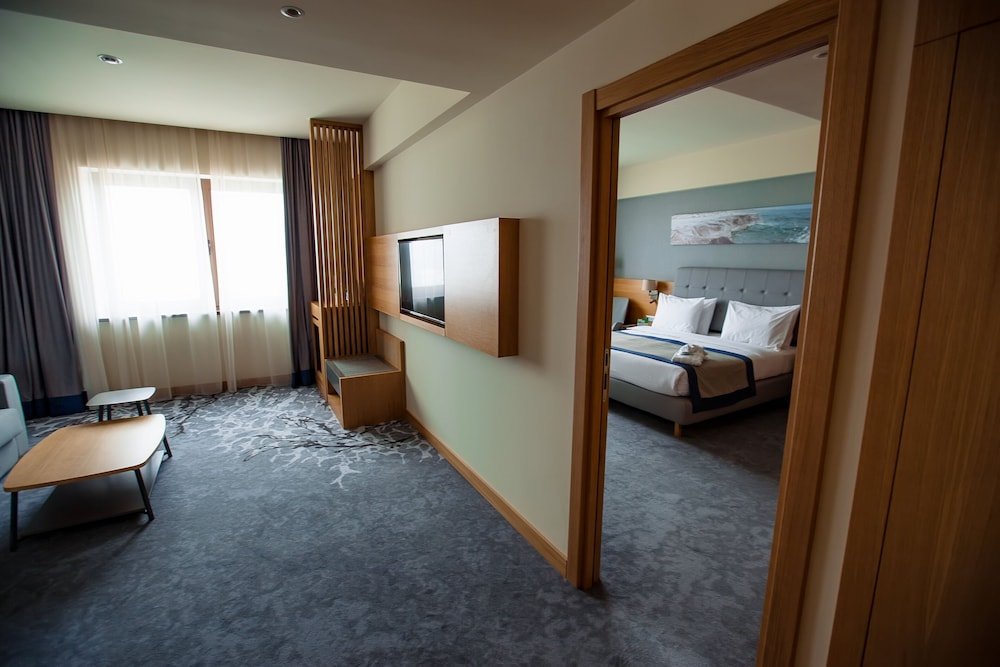 Актау: Holiday Inn Aktau - Seaside