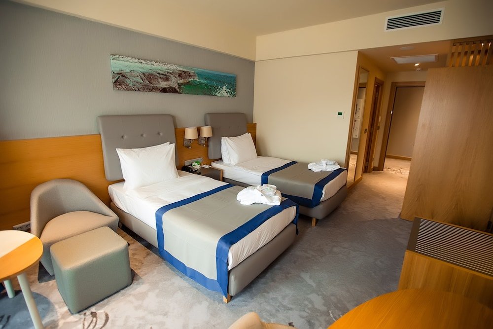 Актау: Holiday Inn Aktau - Seaside