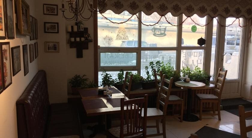 Алматы: Golden Dragon Hotel und Restaurant