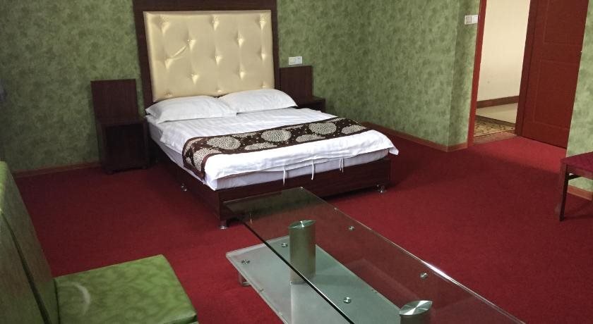 Алматы: Golden Dragon Hotel und Restaurant