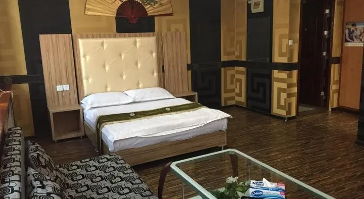 Алматы: Golden Dragon Hotel und Restaurant