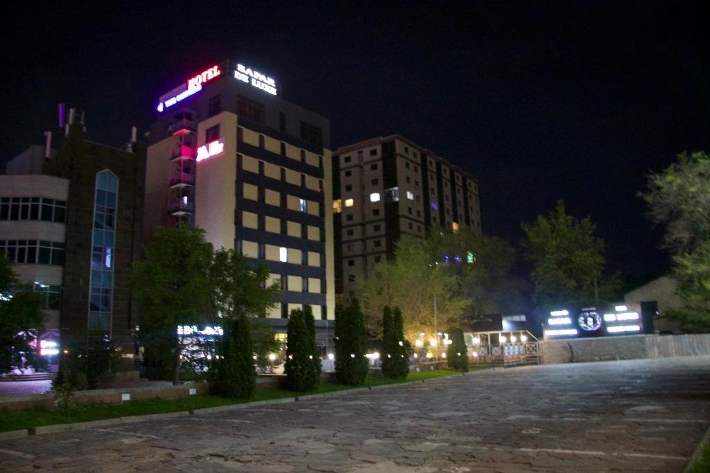 Алматы: Отель De Luxe Plaza