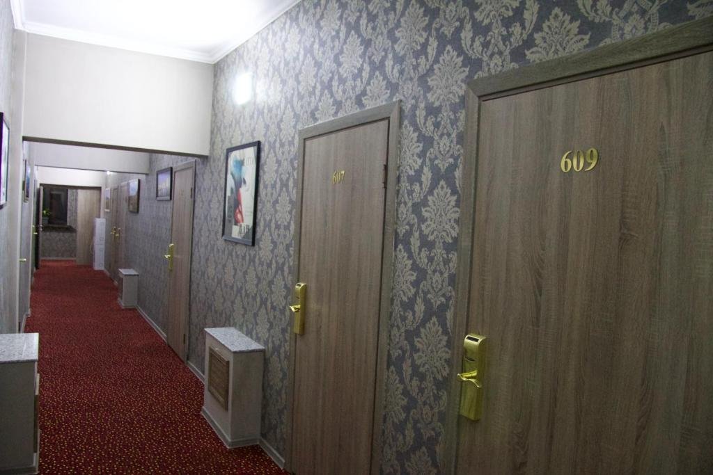 Алматы: Отель De Luxe Plaza