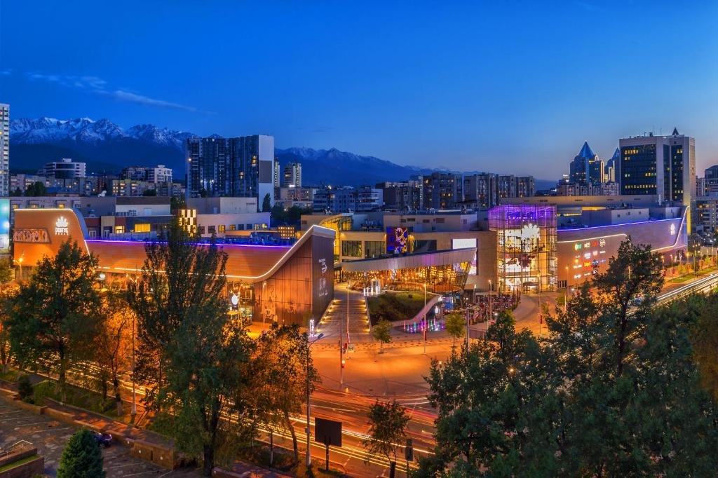 Алматы: Отель De Luxe Plaza
