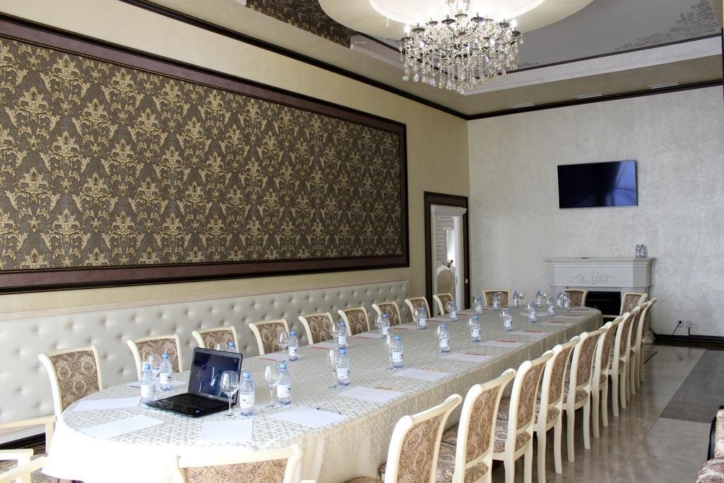 Костанай: Palazzo