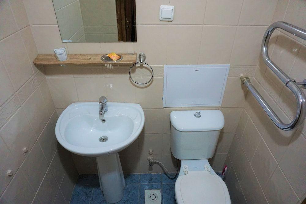 Алматы: Turkestan Hotel
