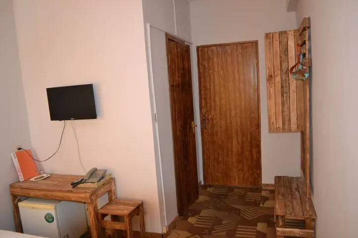 Алматы: Turkestan Hotel