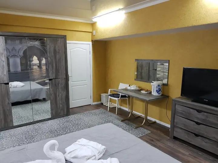 Алматы: L.E.S. Hostel