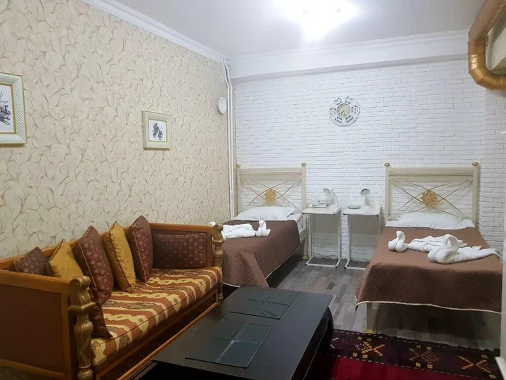 Алматы: L.E.S. Hostel