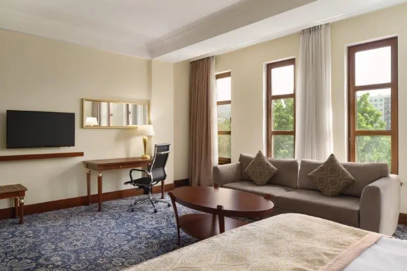 Алматы: Отель Ramada by Wyndham Almaty