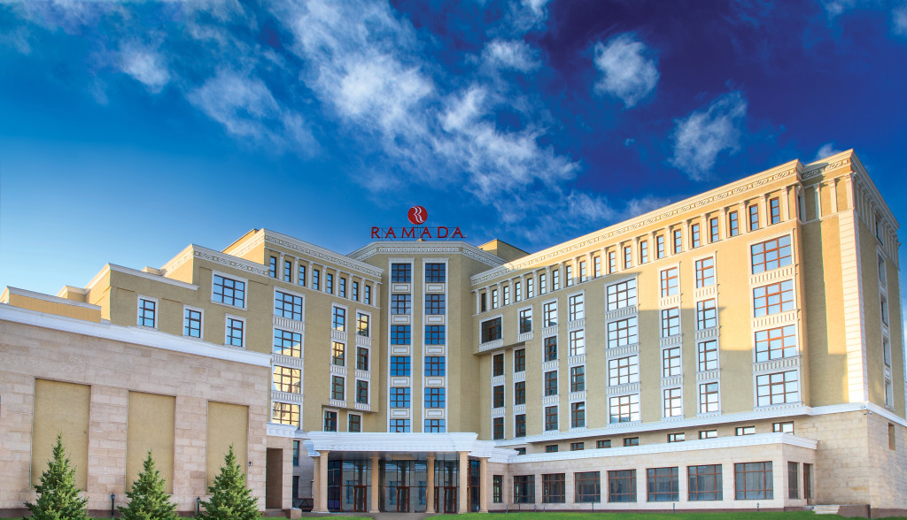 Алматы: Отель Ramada by Wyndham Almaty