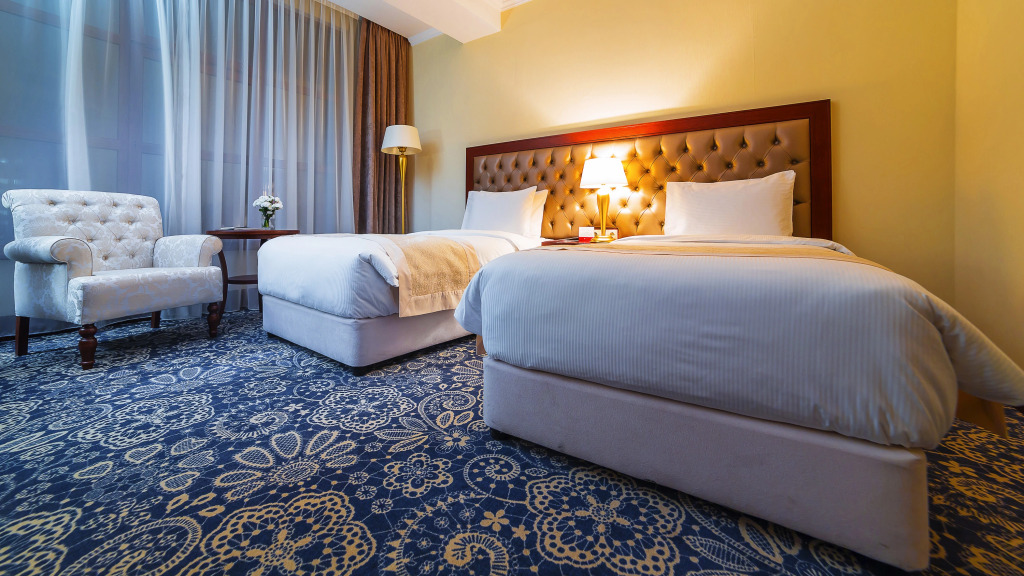 Алматы: Отель Ramada by Wyndham Almaty