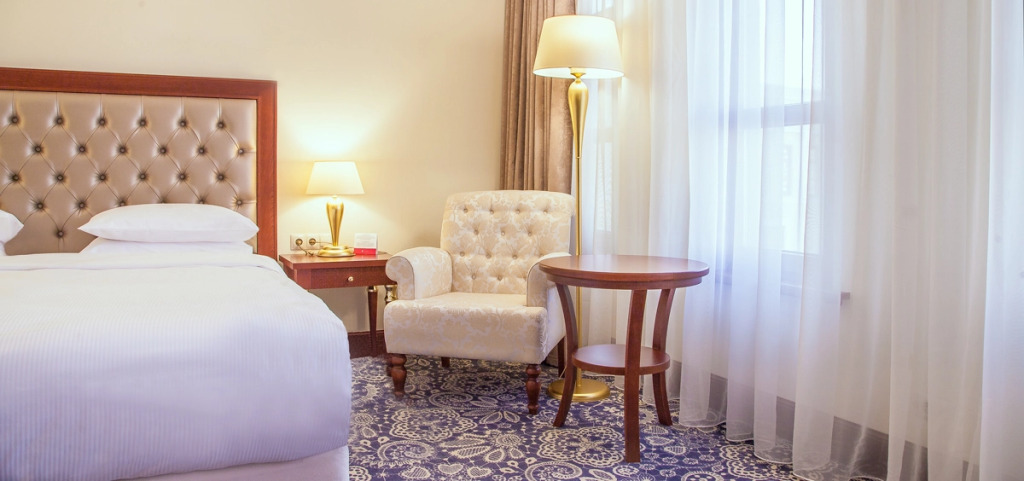 Алматы: Отель Ramada by Wyndham Almaty