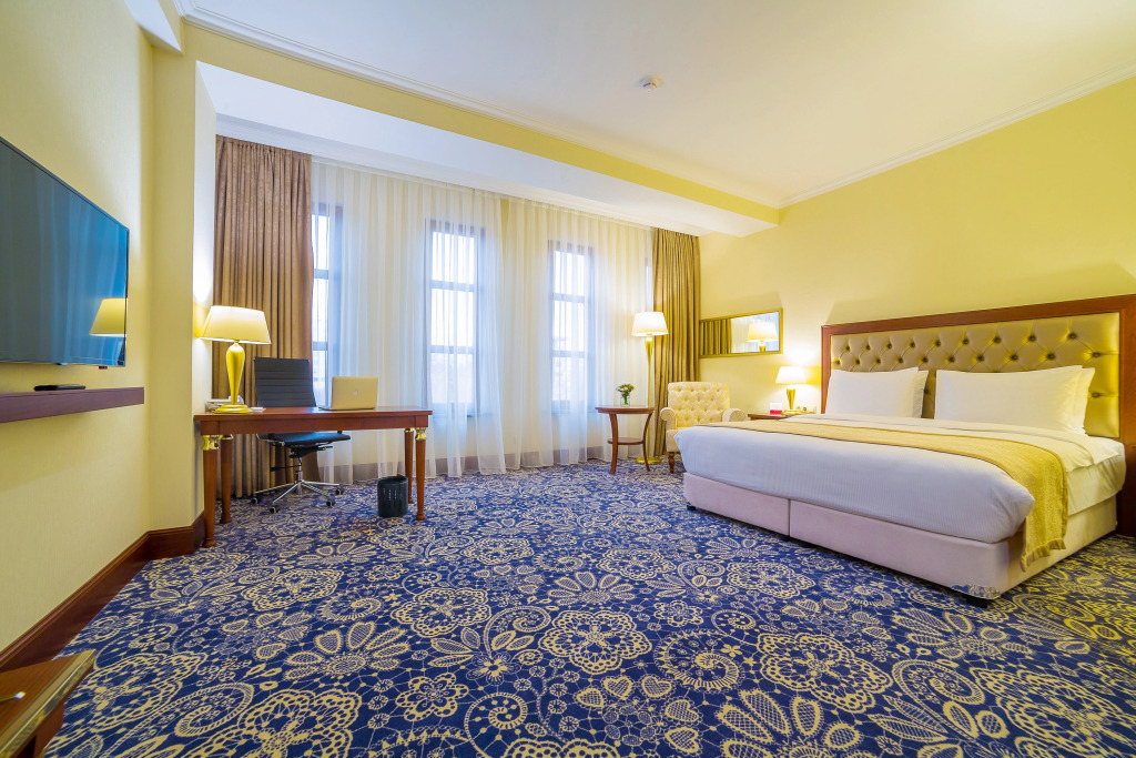 Алматы: Отель Ramada by Wyndham Almaty