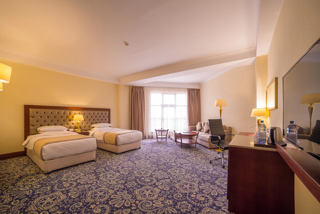 Алматы: Отель Ramada by Wyndham Almaty