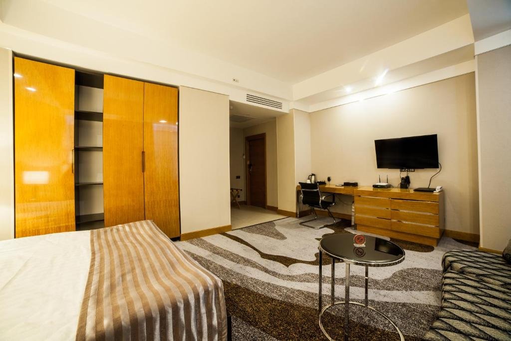 Астана: Absolute Hotel